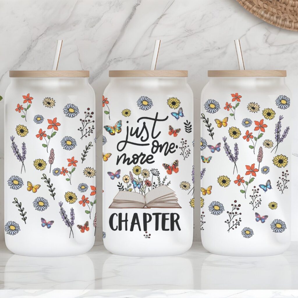 Just One More Chapter Iced Coffee Glass Cup – Book Lover Gift, Floral Bookish Tumbler with Bamboo Lid & Straw, Reading Aesthetic